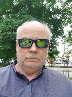 J�zsef, 64 �ves t�rskeres� f�rfi, Hatvan