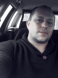G�bor, 47 �ves f�lp�sdar�ci t�rskeres� f�rfi