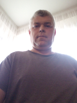 S�ndor, 36 �ves t�rskeres� f�rfi, Beretty��jfalu