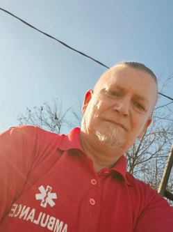 Csaba, 54 �ves t�rskeres� f�rfi, Cegl�d