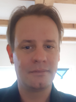Beni, 36 �ves t�rskeres� f�rfi, Szarvas