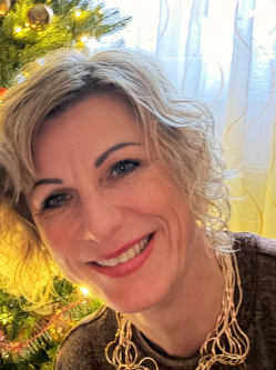 Anita, 50 �ves t�rskeres� n�, Mosonmagyar�v�r