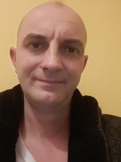 Feri, 46 �ves t�rskeres� f�rfi, P�cs