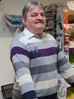 Ervin, 59 �ves t�rskeres� f�rfi, P�pa