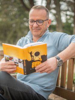 J�zsef, 59 �ves t�rskeres� f�rfi, Bat�
