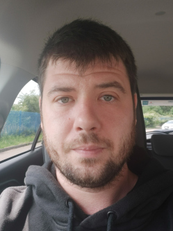 Pisti, 34 �ves t�rskeres� f�rfi, Buckinghamshire, Milton Keynest bele�rtve