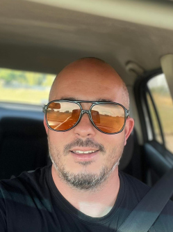 Imre, 39 �ves t�rskeres� f�rfi, Balmaz�jv�ros