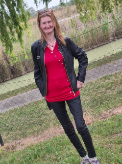 Erzs�bet, 46 �ves t�rskeres� n�, Hajd�szoboszl�