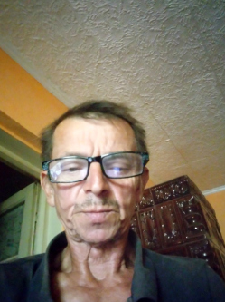 Attici, 62 �ves t�rskeres� f�rfi, Debrecen