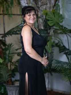 Mariann, 61 �ves t�rskeres� n�, Szentendre