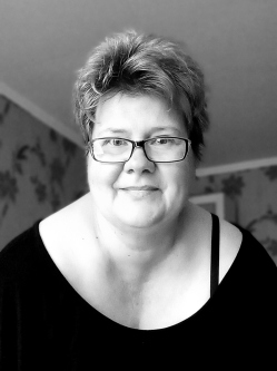 Andrea, 49 �ves t�rskeres� n�, Ny�regyh�za