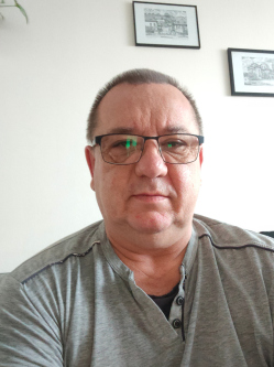 Tibor, 59 �ves t�rskeres� f�rfi, Veszpr�m