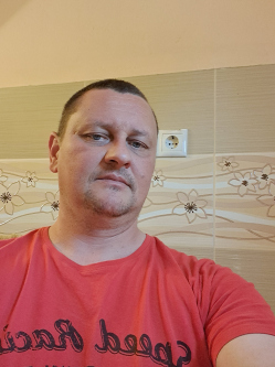 Zsolt, 46 �ves t�rskeres� f�rfi, F�bi�nsebesty�n
