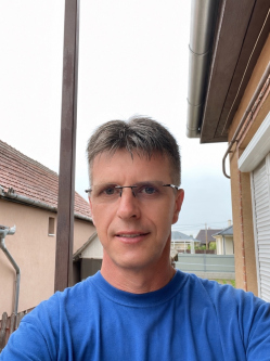 Joc�, 52 �ves t�rskeres� f�rfi, Debrecen