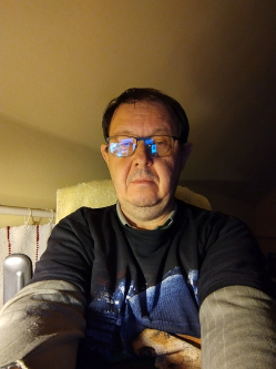 J�nos, 59 �ves t�rskeres� f�rfi, �jsz�sz