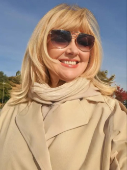 Vikt�ria, 53 �ves t�rskeres� n�, B�k�scsaba
