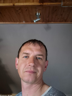 Zsolt, 43 �ves fert�di t�rskeres� f�rfi