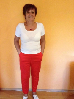 Vali, 69 �ves t�rskeres� n�, Kom�rom