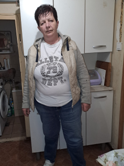 Marika, 58 �ves t�rskeres� n�, J�szber�ny