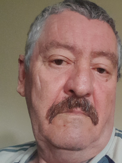 L�szl�, 63 �ves t�rskeres� f�rfi, Kemence