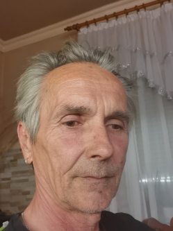 Tam�s, 56 �ves t�rskeres� f�rfi, Celld�m�lk