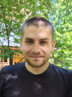 Levi, 34 �ves t�rskeres� f�rfi, P�cs