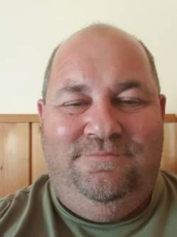 Zolt�n, 55 �ves t�rskeres� f�rfi, D�ka
