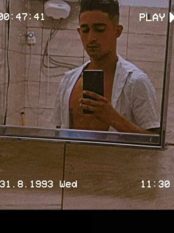 Krist�f, 20 �ves t�rskeres� f�rfi, Iregszemcse