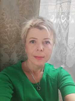 Timi, 46 �ves t�rskeres� n�, Gy�r