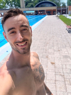 D�niel, 30 �ves t�rskeres� f�rfi, �rd