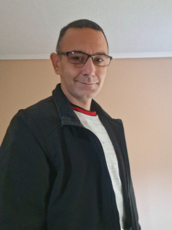 Ferenc, 42 �ves t�rskeres� f�rfi, Szeged
