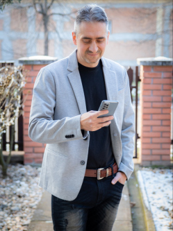 NorbeRT, 45 �ves t�rskeres� f�rfi, Mez�keresztes