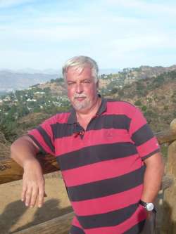 L�szl�, 65 �ves t�rskeres� f�rfi, Csernely