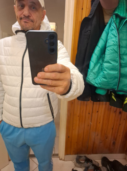 J�nos Zolt�n, 53 �ves t�rskeres� f�rfi, G�rbeh�za