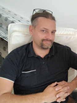 Gyula, 73 �ves t�rskeres� f�rfi, G�d