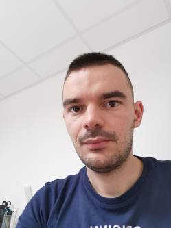 Zoli, 36 �ves bonyh�di t�rskeres� f�rfi