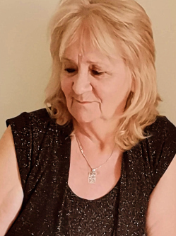 M�ria, 71 �ves t�rskeres� n�, �zd