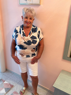 Teri, 71 �ves t�rskeres� n�, Kecskem�t