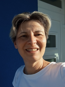 Katalin, 52 �ves t�rskeres� n�, Tolna