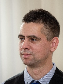 Ati, 39 �ves t�rskeres� f�rfi, Veszpr�m