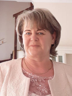 Erika, 53 �ves izs�ki t�rskeres� n�