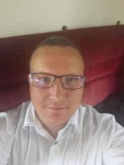 Joci, 41 �ves t�rskeres� f�rfi, Marcali
