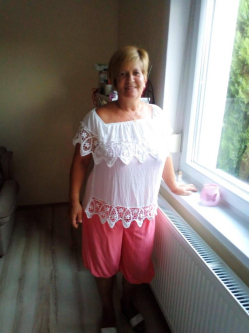 Ibolya, 64 �ves cs�kv�ri t�rskeres� n�