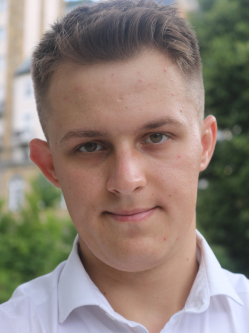 Gerg�, 24 �ves t�rskeres� f�rfi, J�szszentandr�s