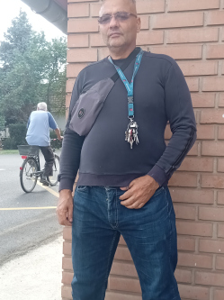 Imre, 52 �ves k�r�sszegap�ti t�rskeres� f�rfi