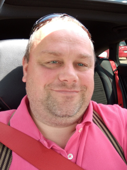 Zoli, 49 �ves tarj�ni t�rskeres� f�rfi