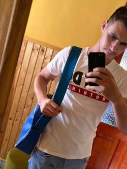 Roland, 29 �ves t�rskeres� f�rfi, Halmaj