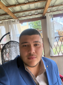 Kornel, 20 �ves t�rskeres� f�rfi, Esztergom