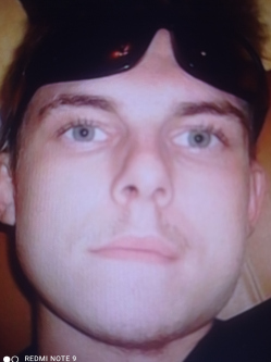 Norbert, 39 �ves t�rskeres� f�rfi, Gyula