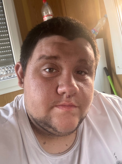 Szabolcs, 25 �ves t�rskeres� f�rfi, Gy�r